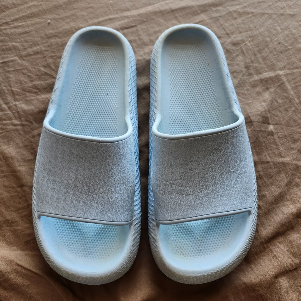 Pillow Slides Anti-Slip Sandals Ultra Soft Cloud Shower Sky Blue US Size 8 - Picture 9 of 12